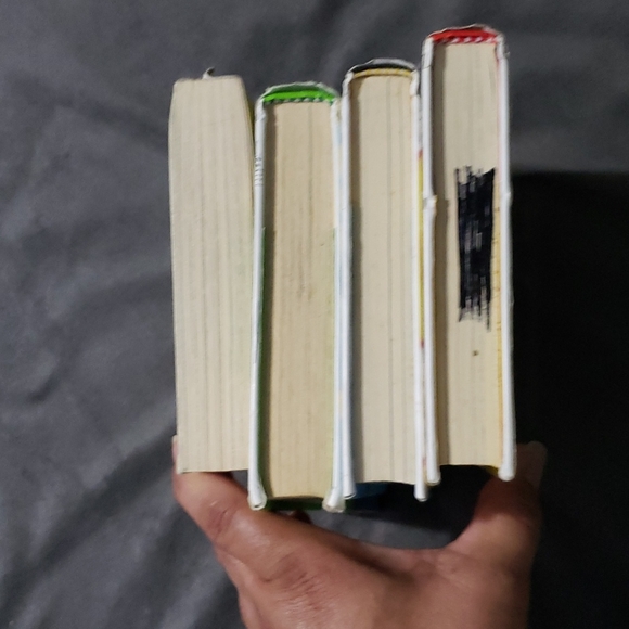 MIDDLE SCHOOL Books - Picture 16 of 16